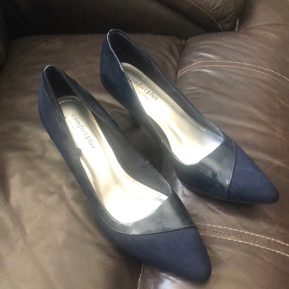 Comfort Plus by Predictions -8w blue suede heels